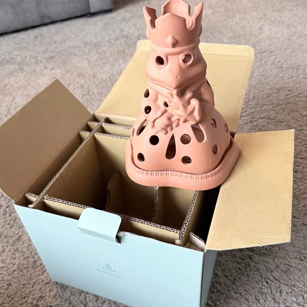 PartyLite Frog Princess Terracotta Candle Holder Retired P7742 - Picture 2 of 8